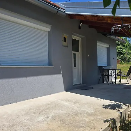 Διαμέρισμα Garden With Free Private Parking